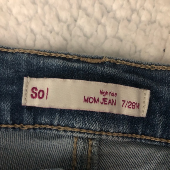 Women’s So High Rise Ripped Mom Jeans - Picture 4 of 7